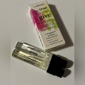 NEW Philosophy Set of 2 Scents- Giving & Truthful